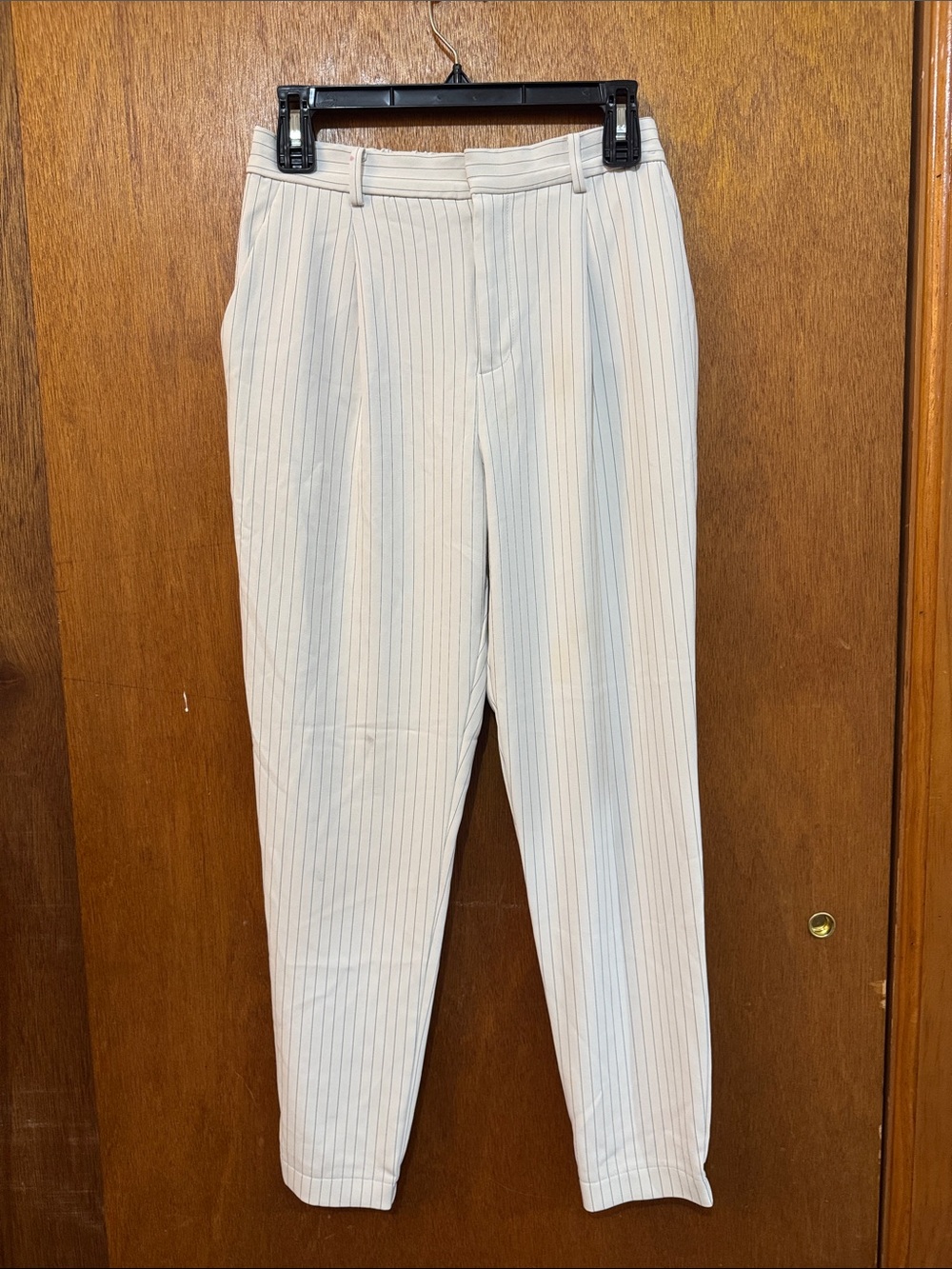 Uniqlo women’s White Pinstripe Dress Pants